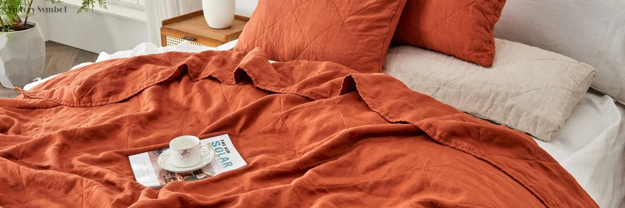 Linen Quilt Set - Victory Symbol