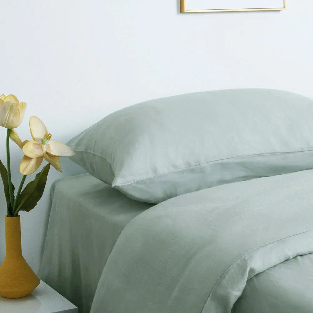 Light Green 100% Organic Linen Sheets Set - Victory Symbol